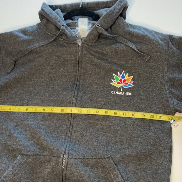 CANADA 150 Men’s LG Full Zip Hooded Gray Sweatshirt Large Novelty Embroidered - Picture 6 of 8